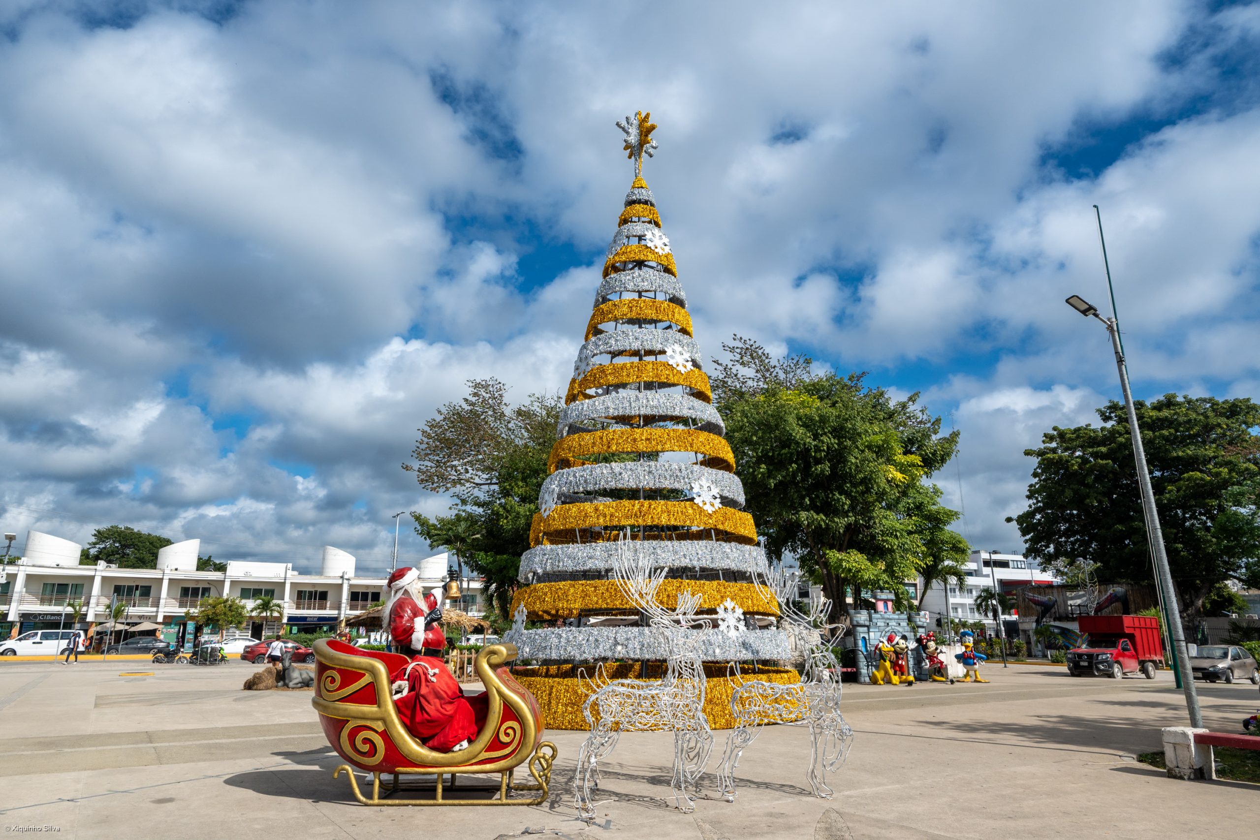 Tulum QR Xmas Tree